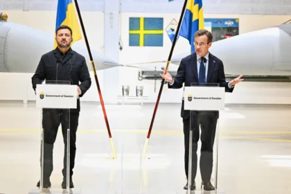 Sweden’s Prime Minister Ulf Kristersson, Right, And Ukraine’s President Volodymyr Zelenskyy Give A Joint News Conference At The F16 Air Flotilla In Uppsala, Sweden